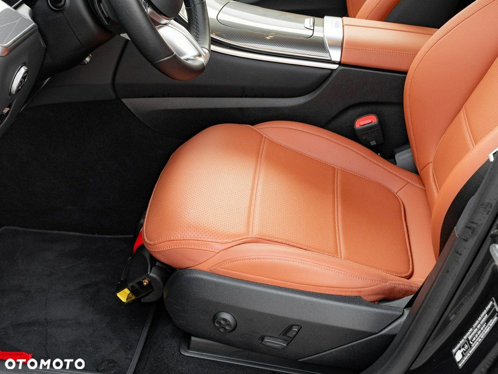 Mercedes-Benz GLC - 13