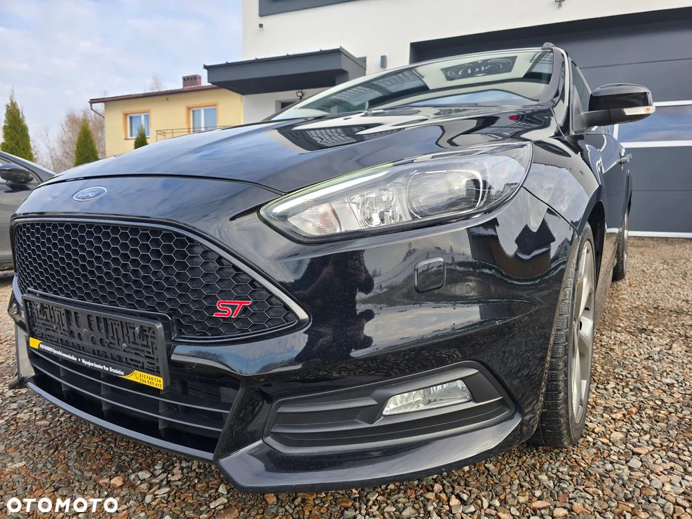 Ford Focus 2.0 EcoBoost ST mit Leder-Exclusiv-Paket - 29