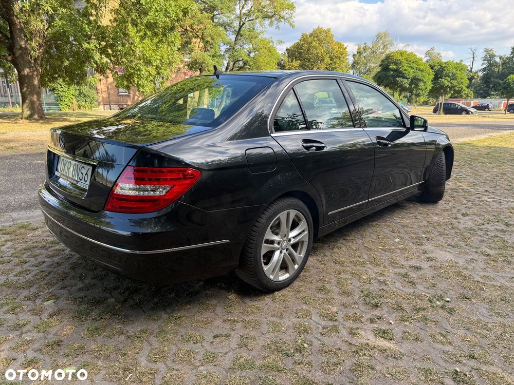 Mercedes-Benz Klasa C 200 CGI BlueEFFICIENCY Avantgarde - 6