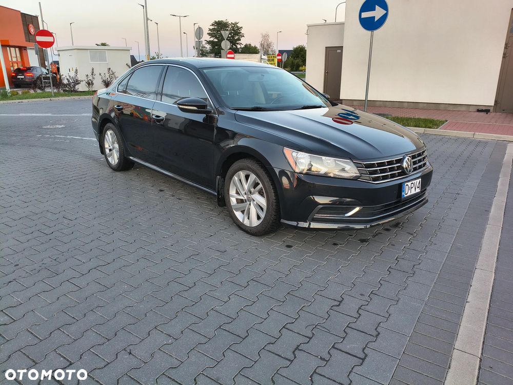 Volkswagen Passat - 2