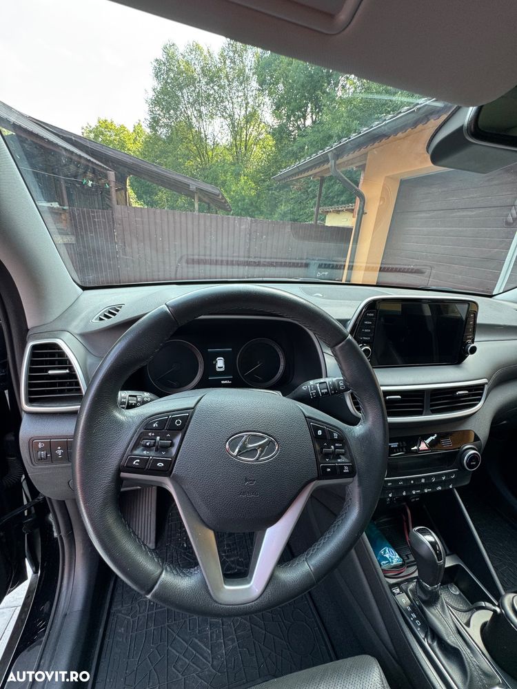 Hyundai Tucson 2.0 CRDI 4WD 8AT Luxury - 16