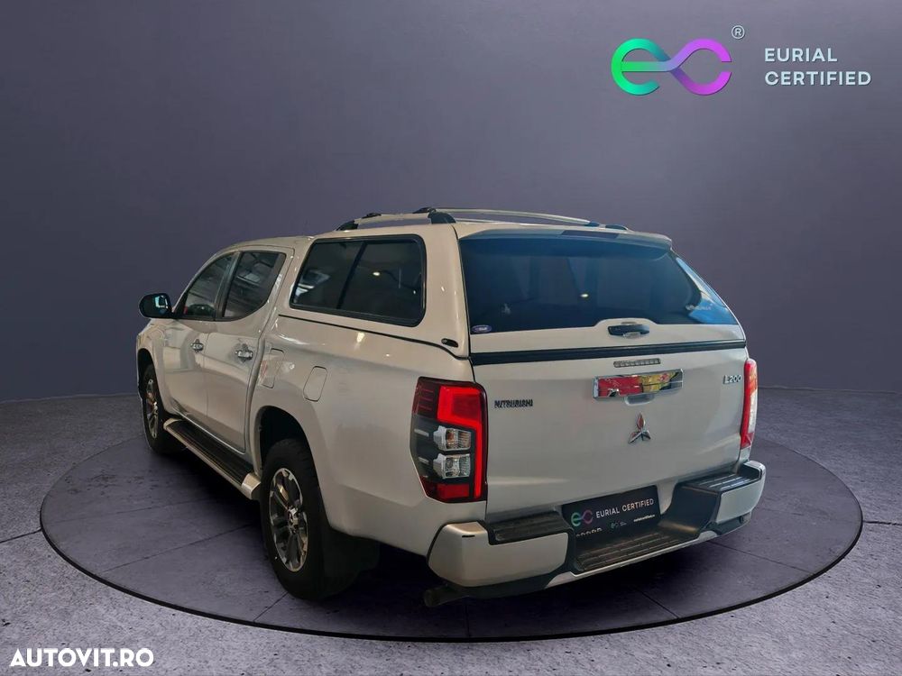 Mitsubishi L200 Double Cab 2.2 DI-D A/T Intense - 7
