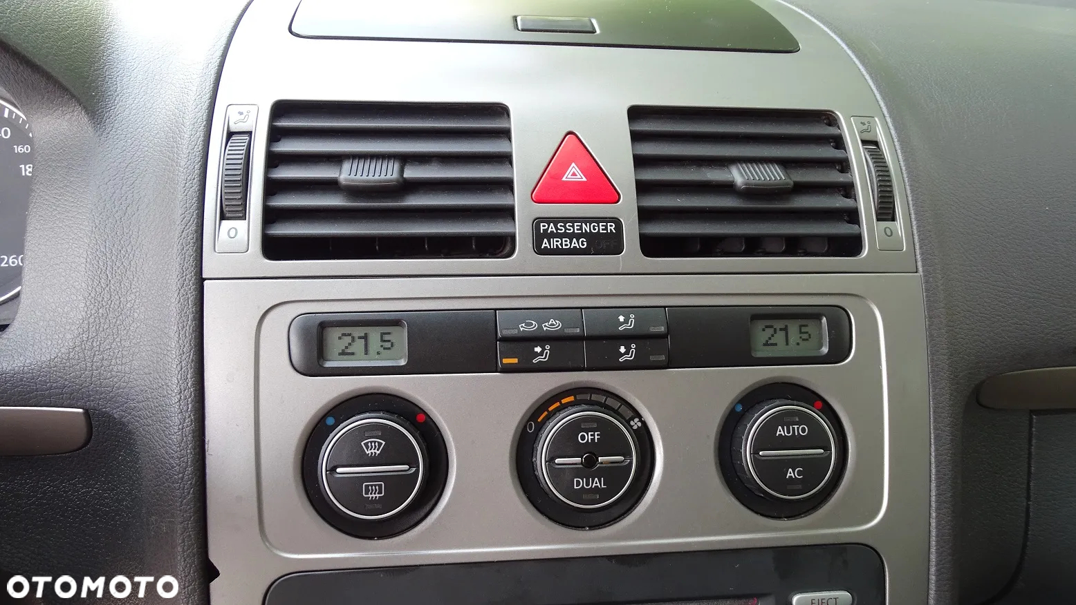 Volkswagen Touran 1.9 TDI DPF Cross DSG - 18