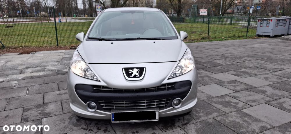 Peugeot 207 2008 photo 3