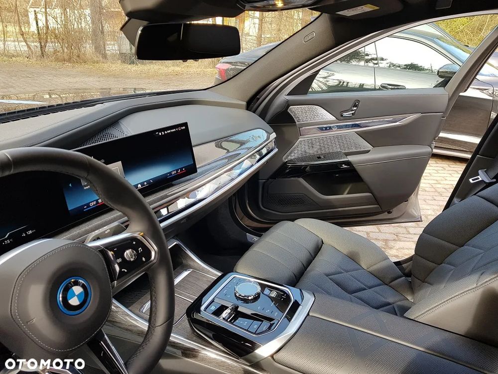 BMW i7 105.7kWh xDrive60 M Sport - 17