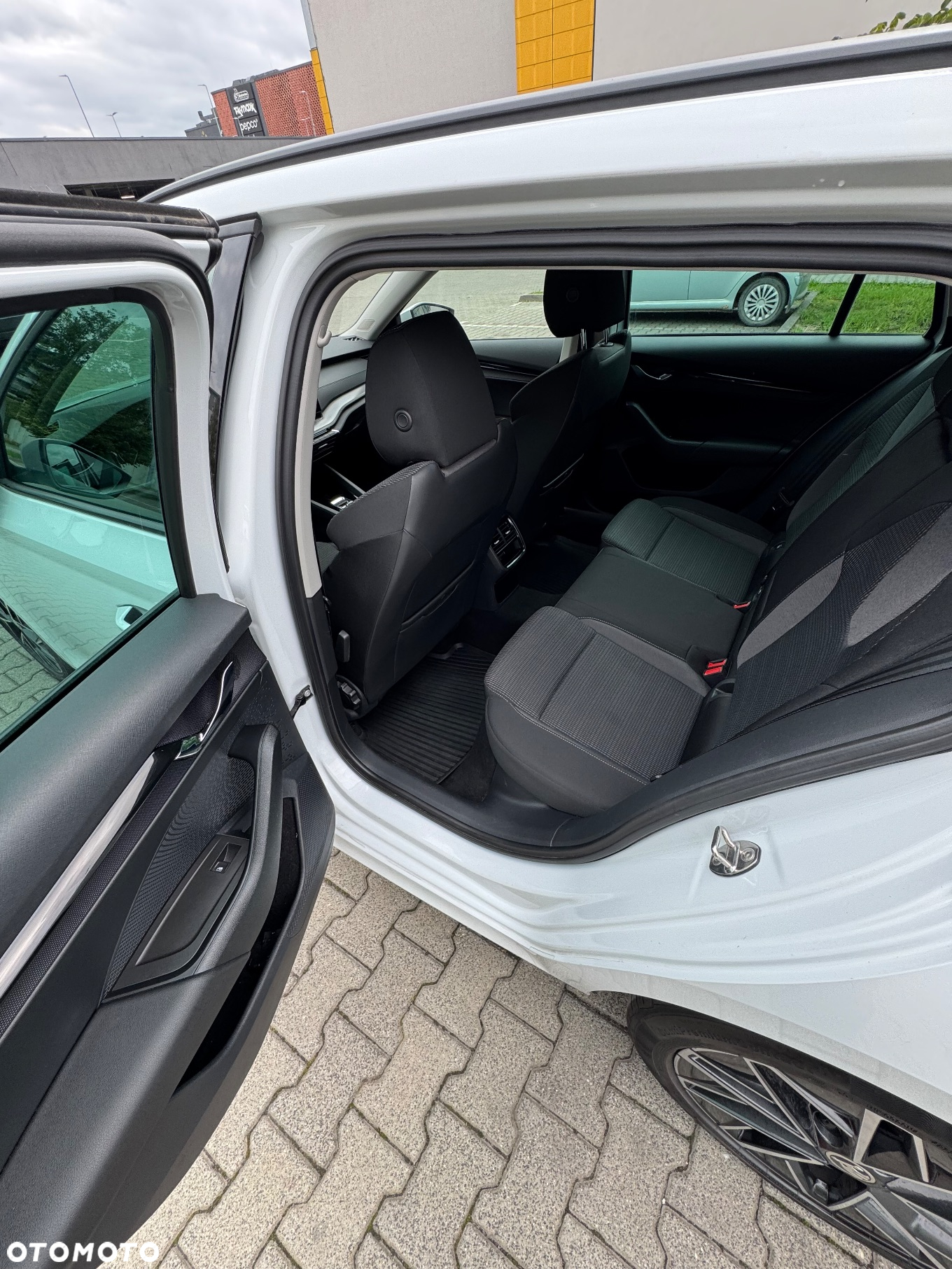 Skoda Octavia 2.0 TDI Ambition DSG - 12