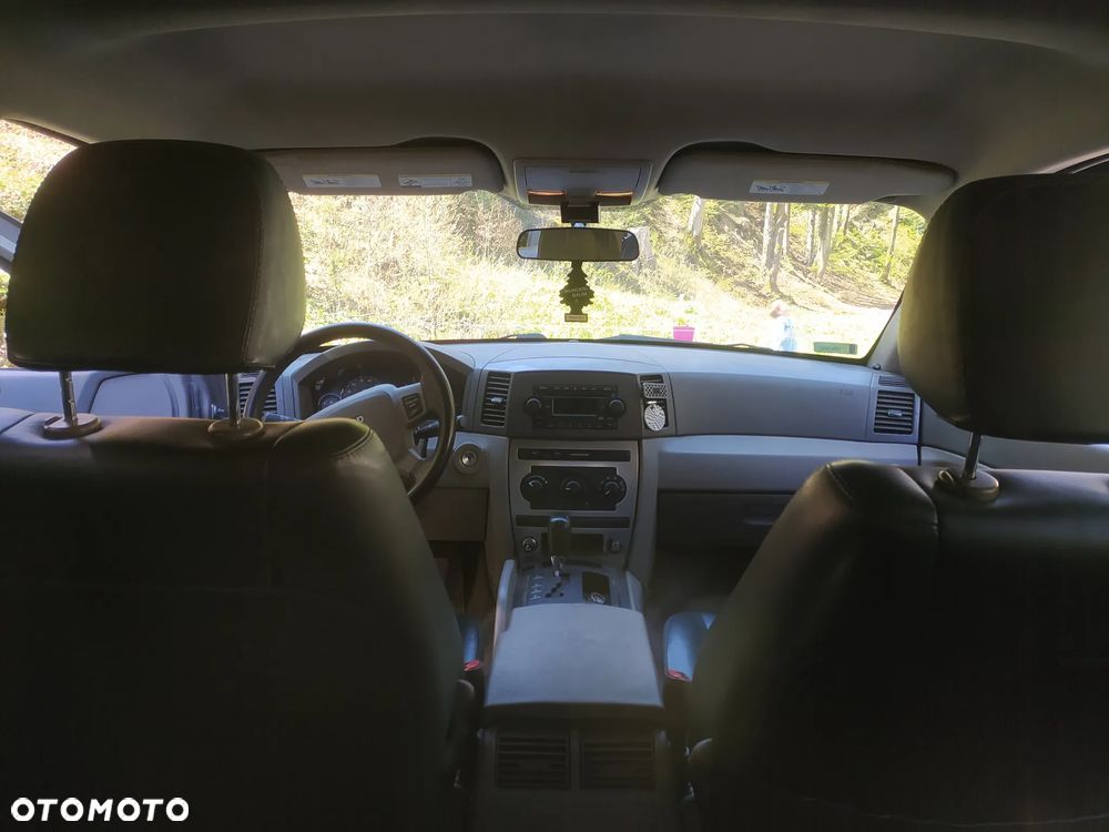 Jeep Grand Cherokee - 15