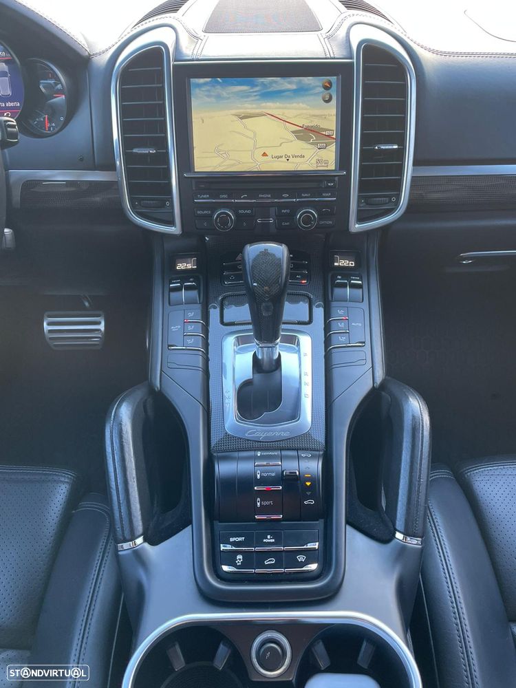 Porsche Cayenne S - 16