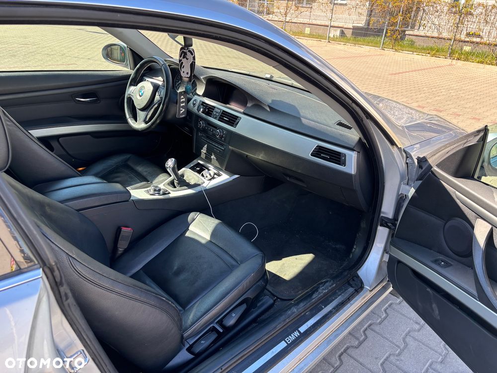 BMW Seria 3 320d DPF - 12