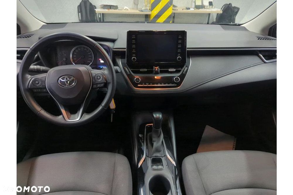 Toyota Corolla - 10