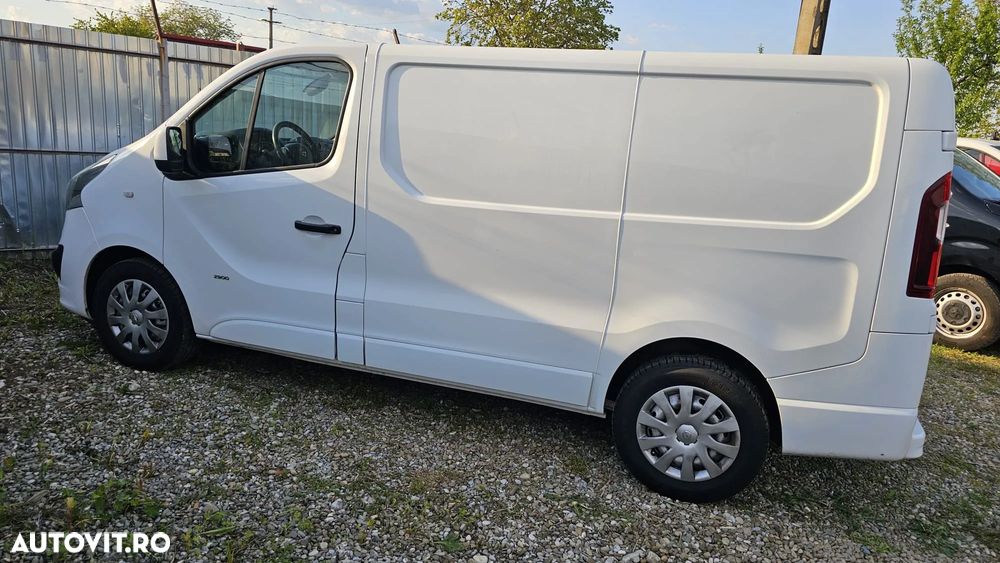 Opel Vivaro - 9