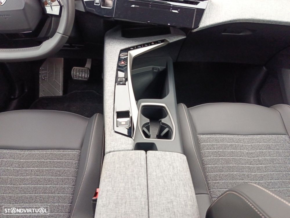 Peugeot 3008 1.2 Hybrid Allure e-DCS6 - 11