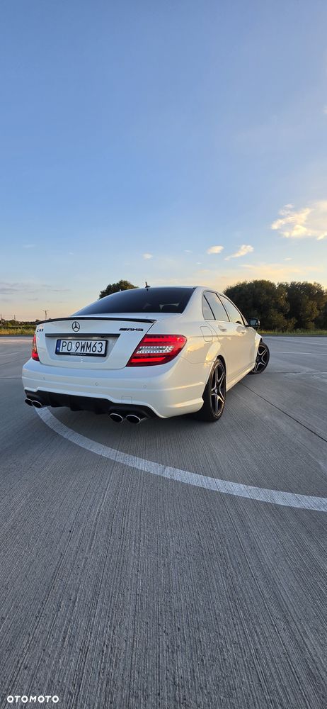 Mercedes-Benz Klasa C 63 AMG - 9