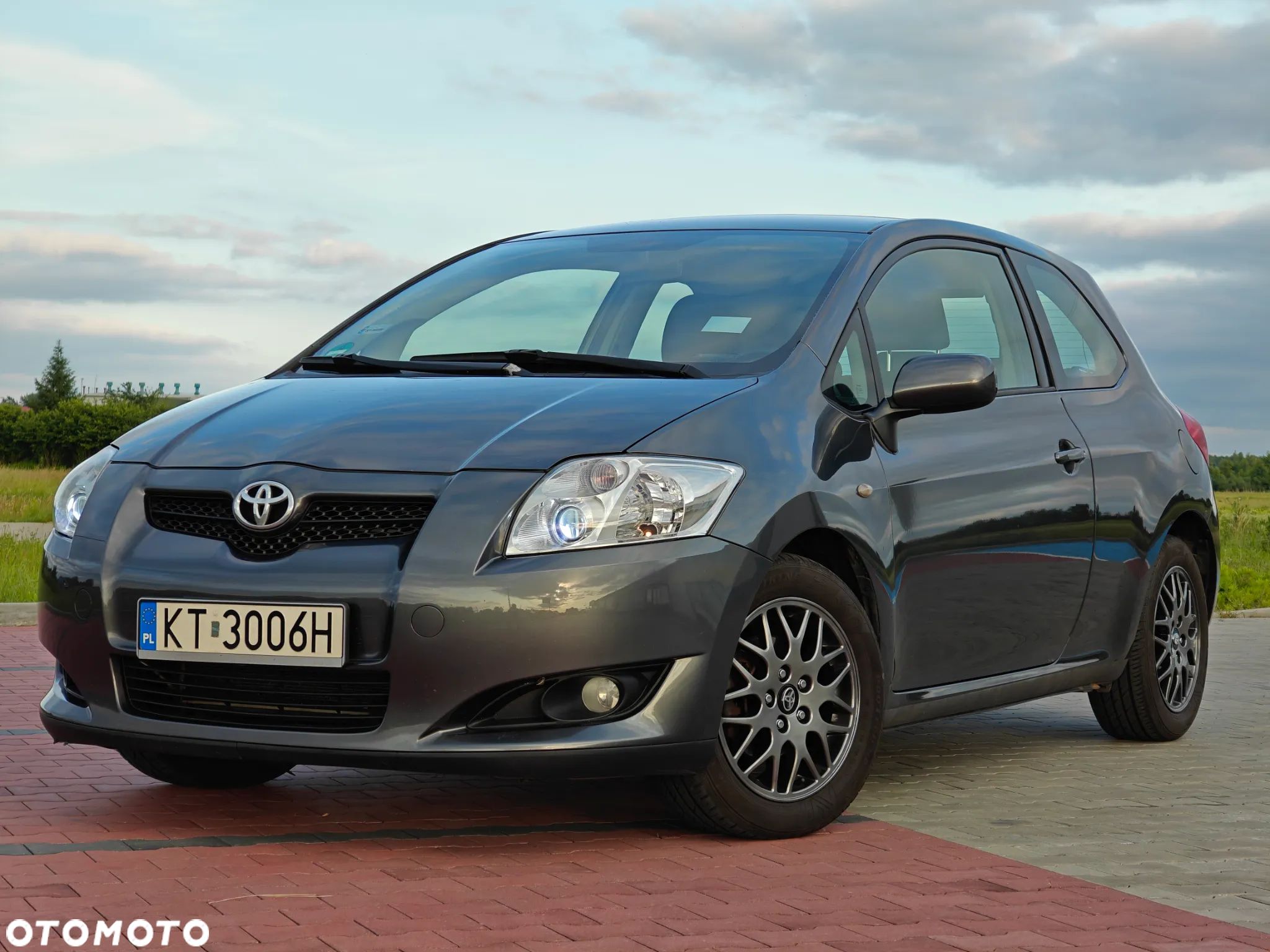 Toyota Auris - 1