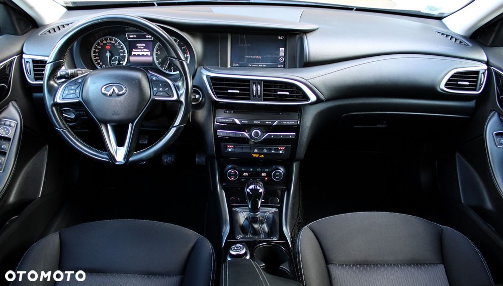 Infiniti Q30 - 29
