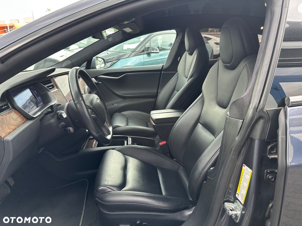 Tesla Model S - 16