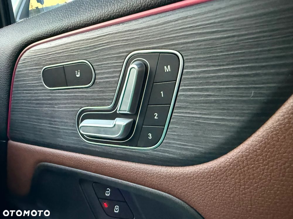 Mercedes-Benz GLA - 22