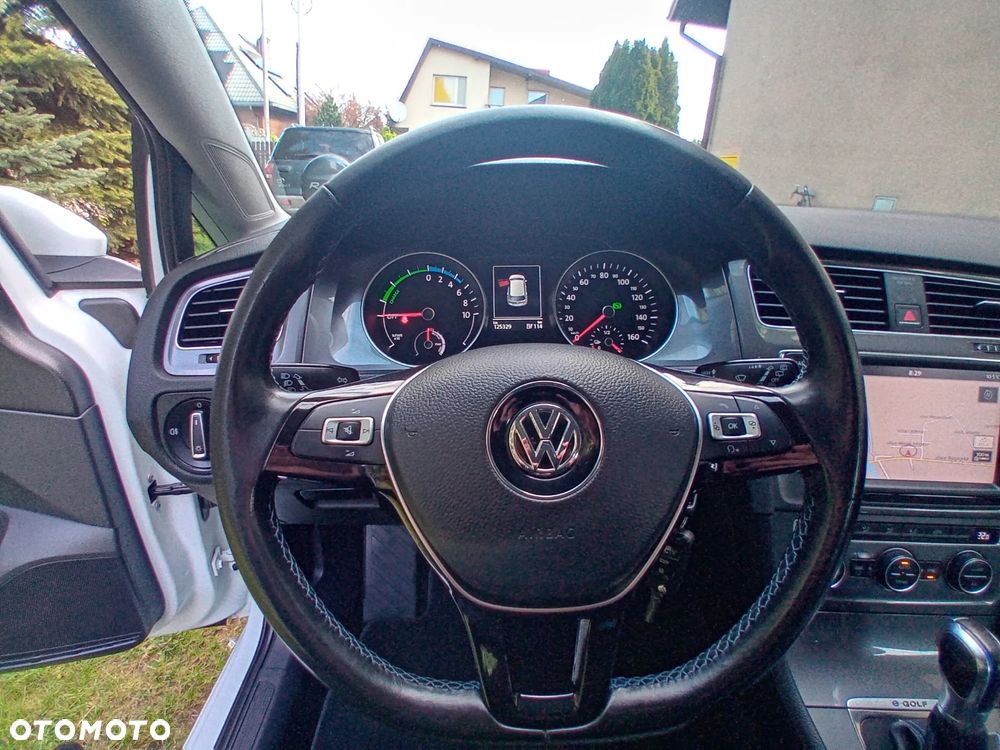 Volkswagen Golf - 16