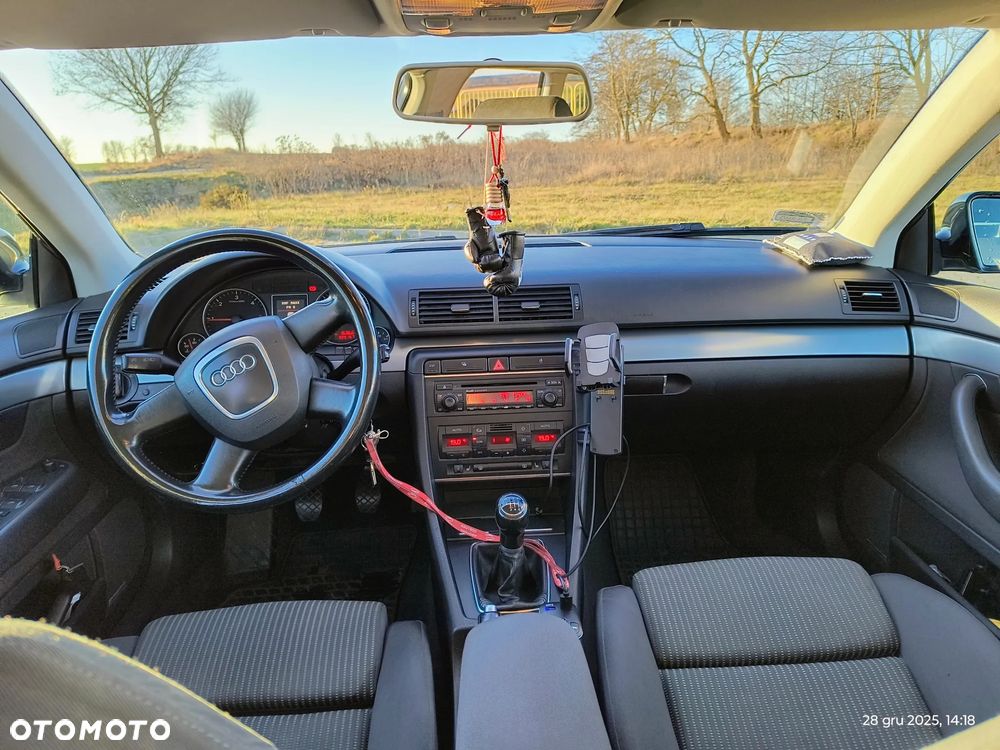 Audi A4 Avant 2.0 TDI - 15