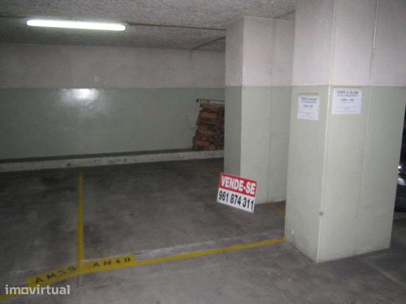 Garagem na Rua da Alegria