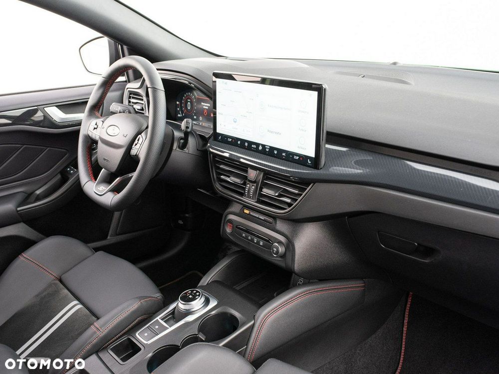 Ford Focus 2.3 EcoBoost ST X - 31