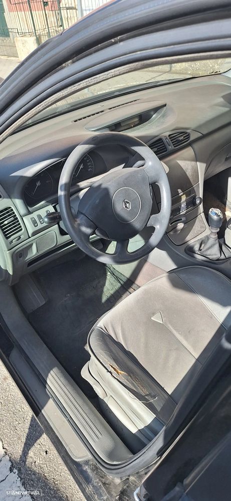 Renault Laguna Break 2.2 dCi Privilège - 4