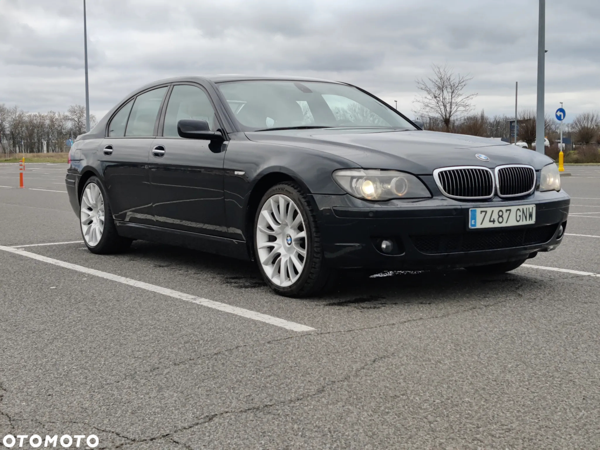 BMW Seria 7 750i - 4