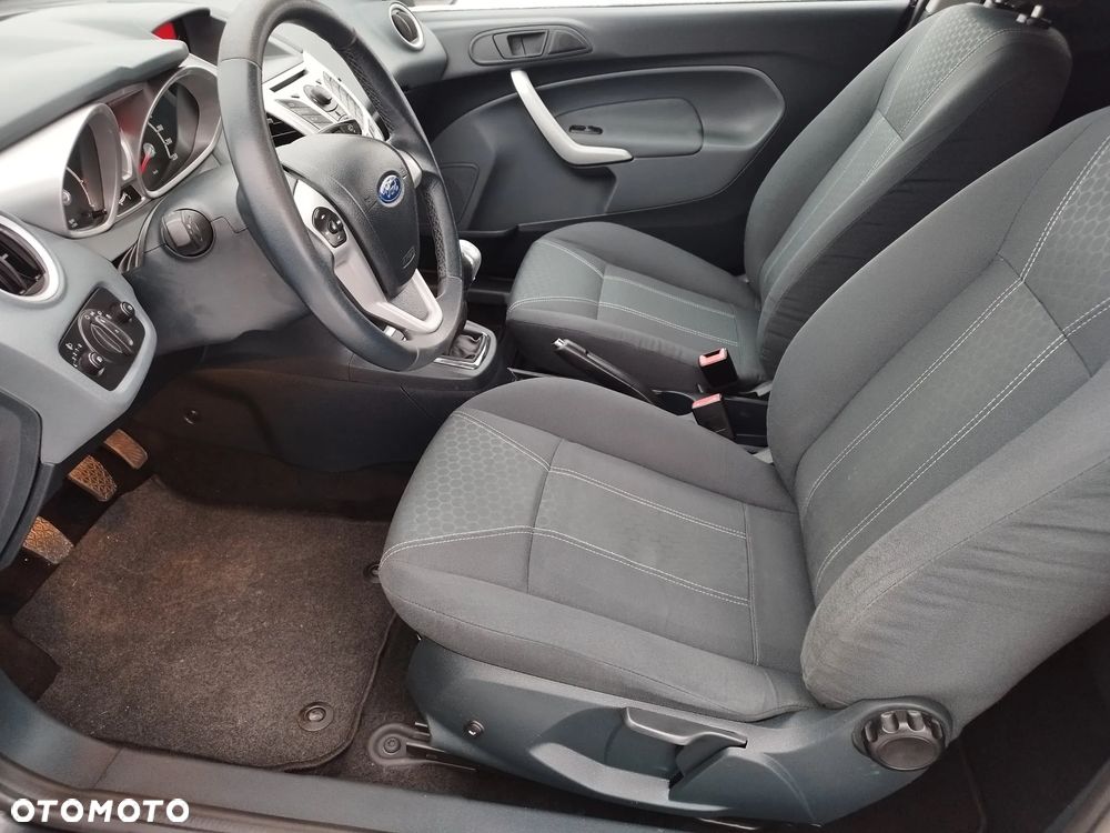 Ford Fiesta - 16