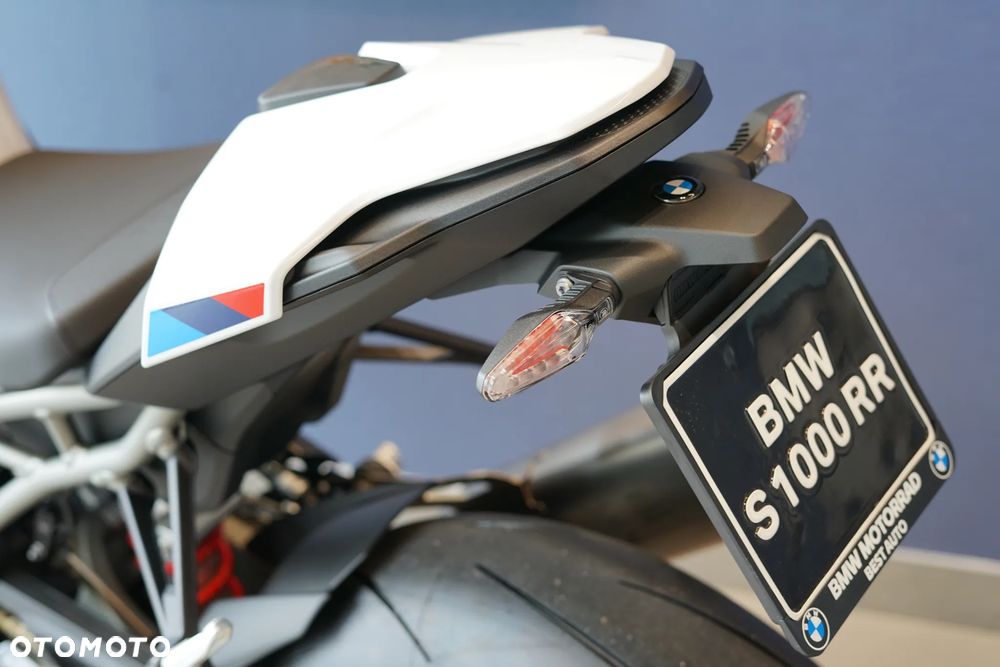 BMW S - 18