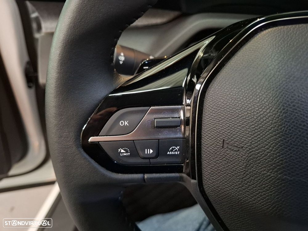 Peugeot 408 1.2 Hybrid Allure e-DCS6 - 15