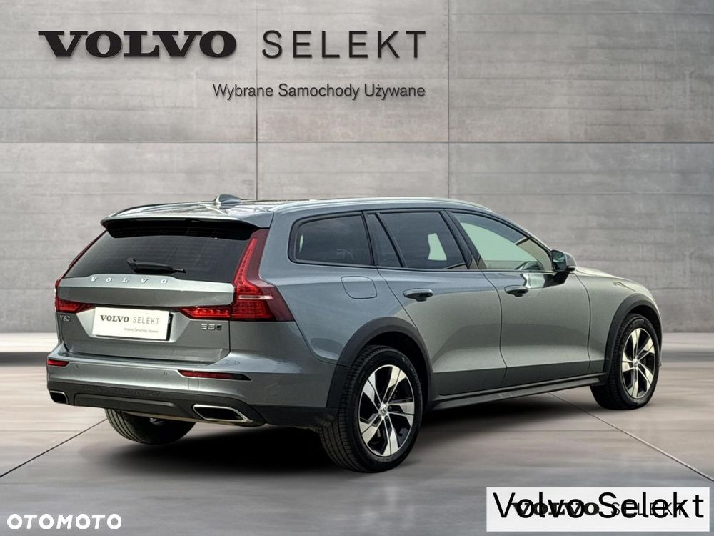 Volvo V60 Cross Country - 6