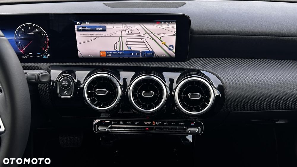 Mercedes-Benz CLA 200 7G-DCT - 17