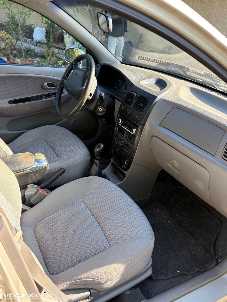 Kia Rio Sedan 1.3 LS Confort - 5