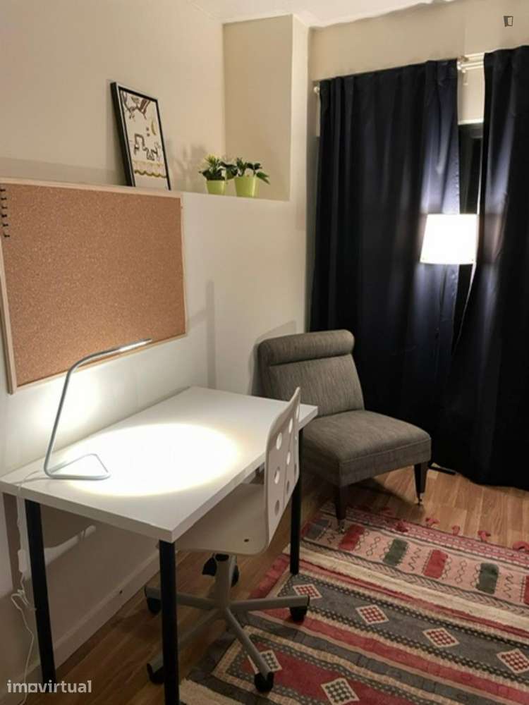 Quarto - localizado em Paranhos Porto - Grande imagem: 5/26