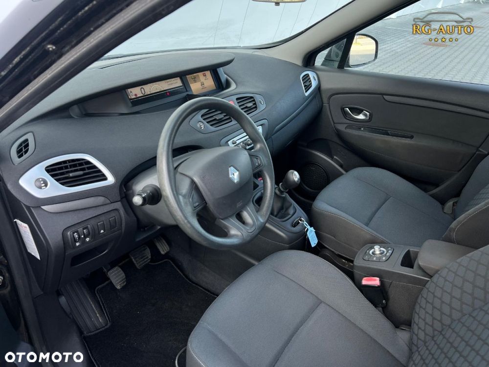 Renault Scenic - 31