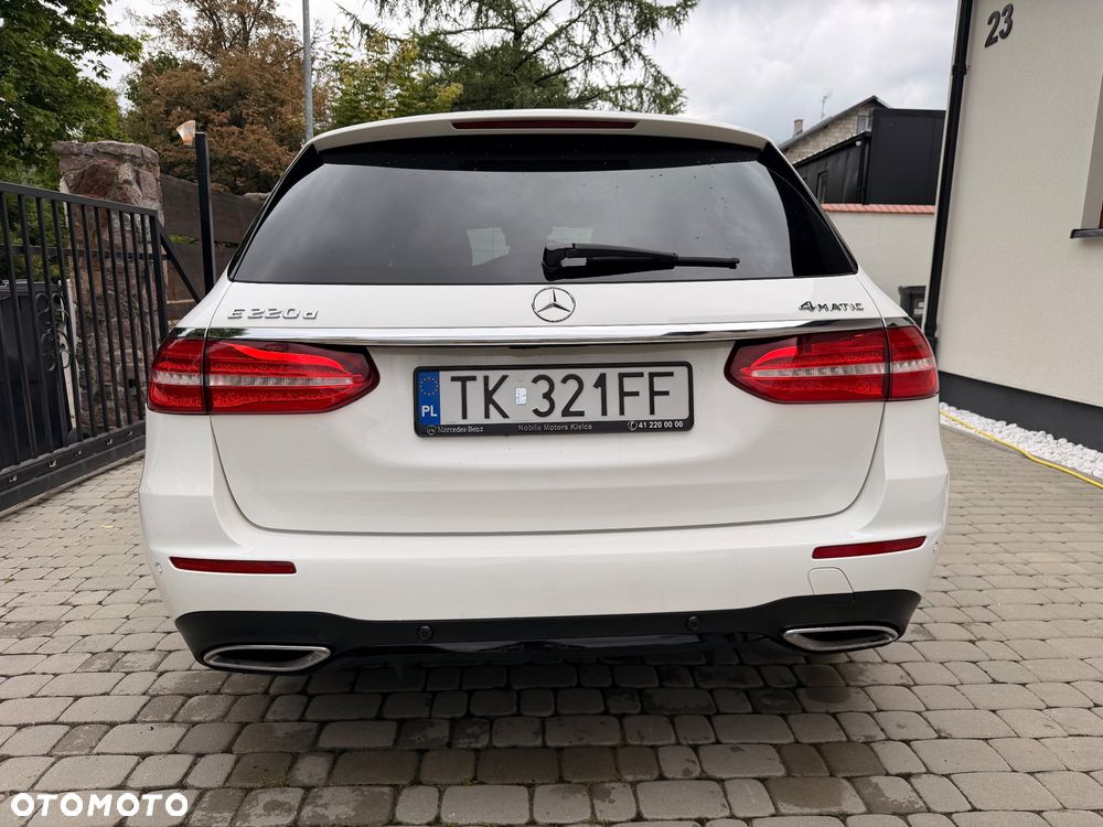 Mercedes-Benz Klasa E 220 d 4-Matic 9G-TRONIC - 14