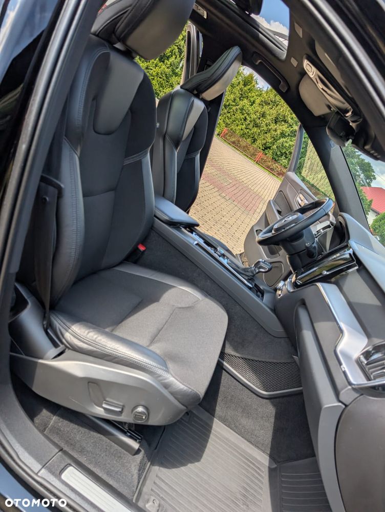 Volvo XC 60 D4 Momentum Pro - 34