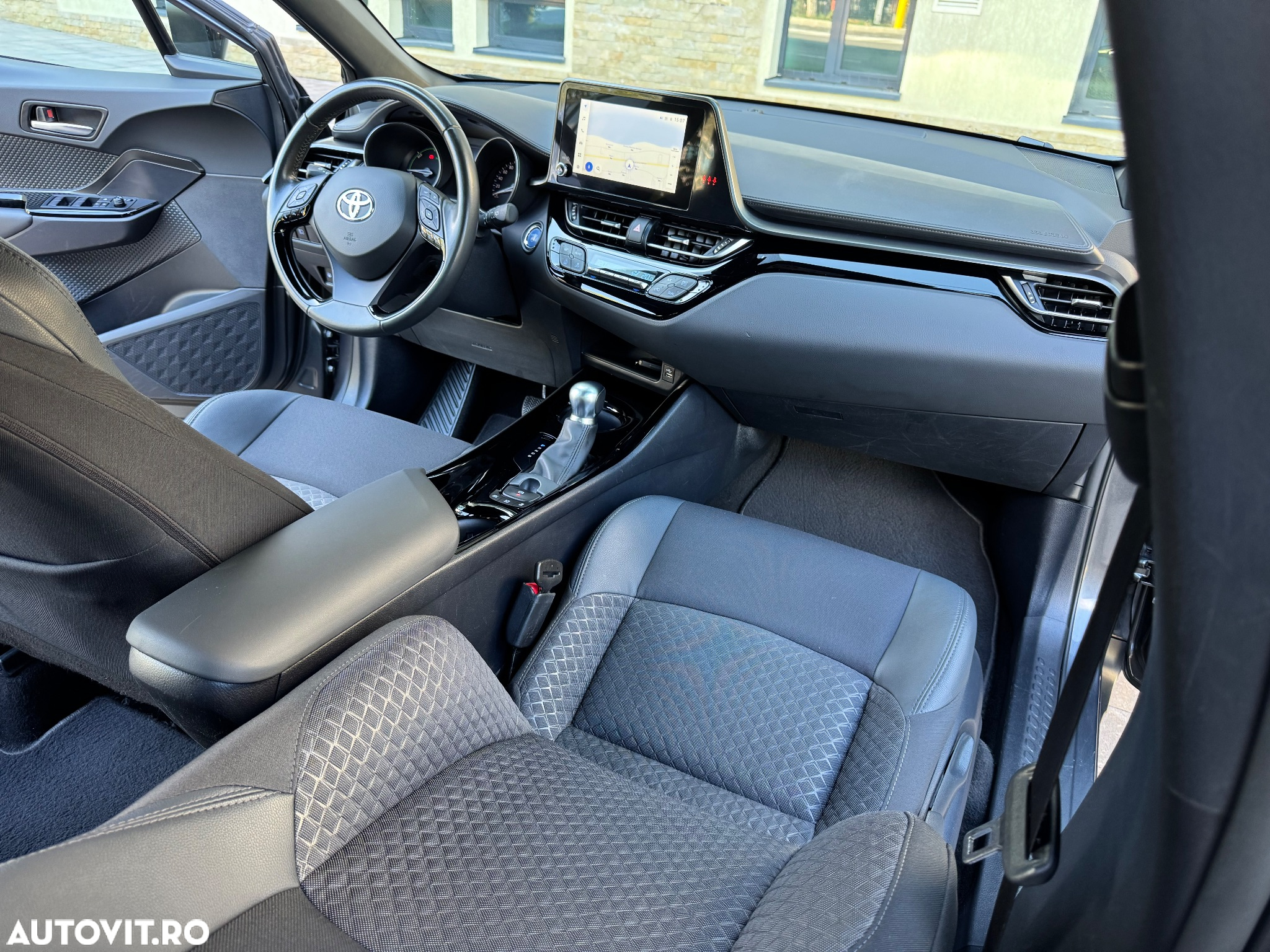 Toyota C-HR 1.8 HSD 122 CP 4x2 CVT C-ult Style bi-tone - 3