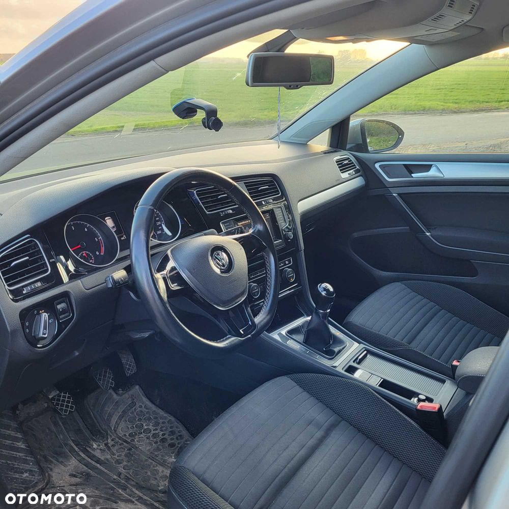 Volkswagen Golf - 9