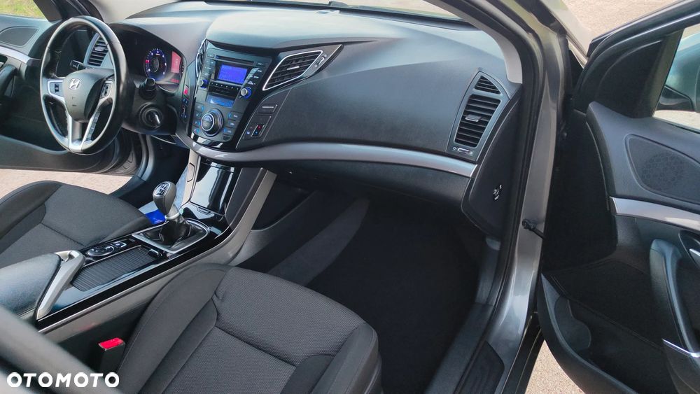 Hyundai i40 Kombi 1.7 CRDi Premium - 17