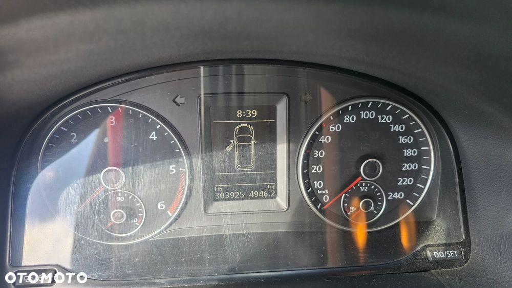 Volkswagen Touran 2.0 TDI DPF Highline DSG - 9