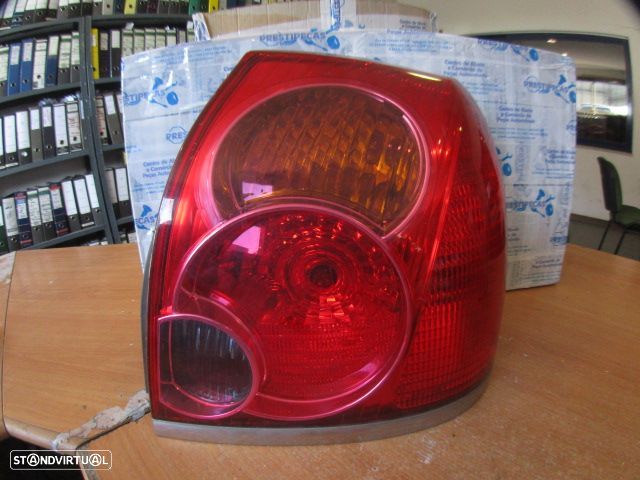 Farol Tras 89028783 TOYOTA AVENSIS 2004 2.0 D4D 115CV 5P PRETO TD VALEO - 1