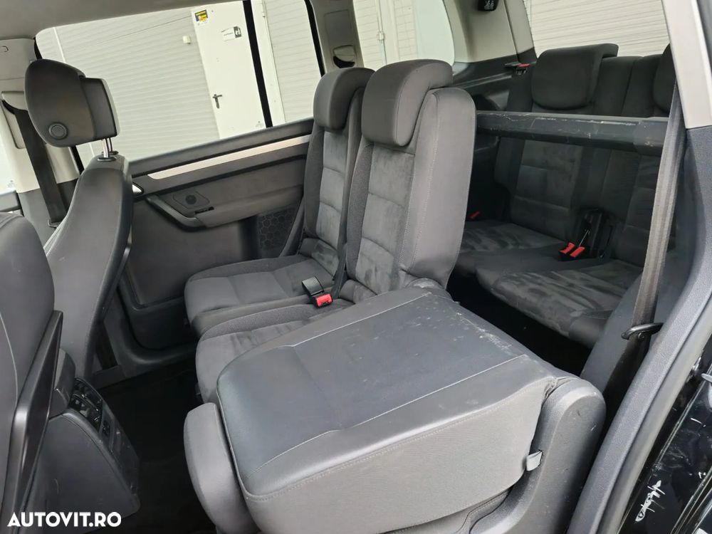 Volkswagen Touran 2.0 TDI DPF DSG Highline - 8