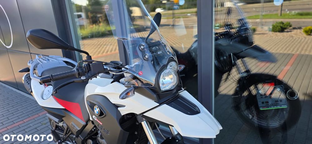 BMW G - 8