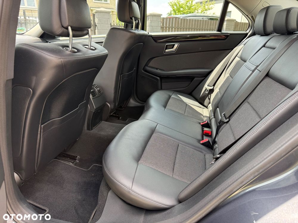 Mercedes-Benz Klasa E 220 CDI BlueEff Avantgarde - 21