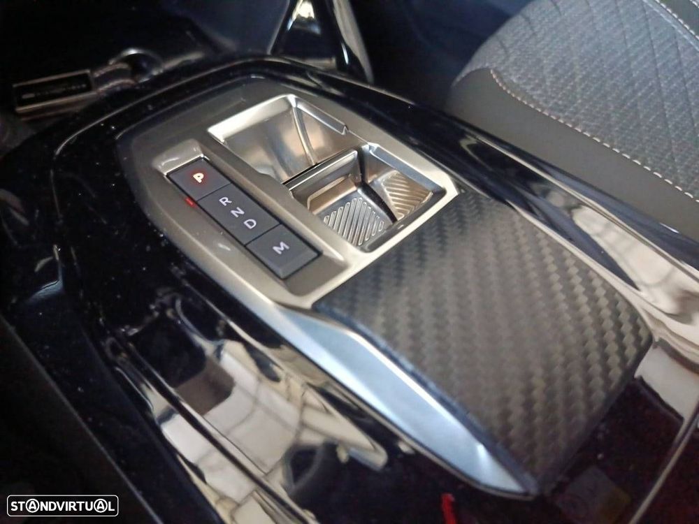 Peugeot 2008 1.2 Hybrid Allure e-DCS6 - 21