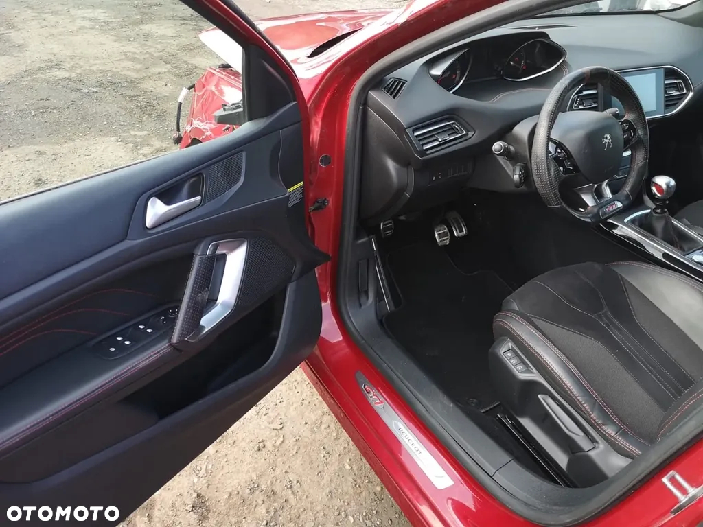 Peugeot 308 1.6 e-THP GTi by Sport S&S - 24