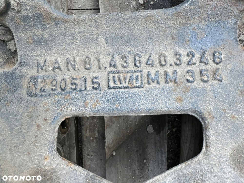 wspornik mocowanie poduszki man 81436403248 - 2