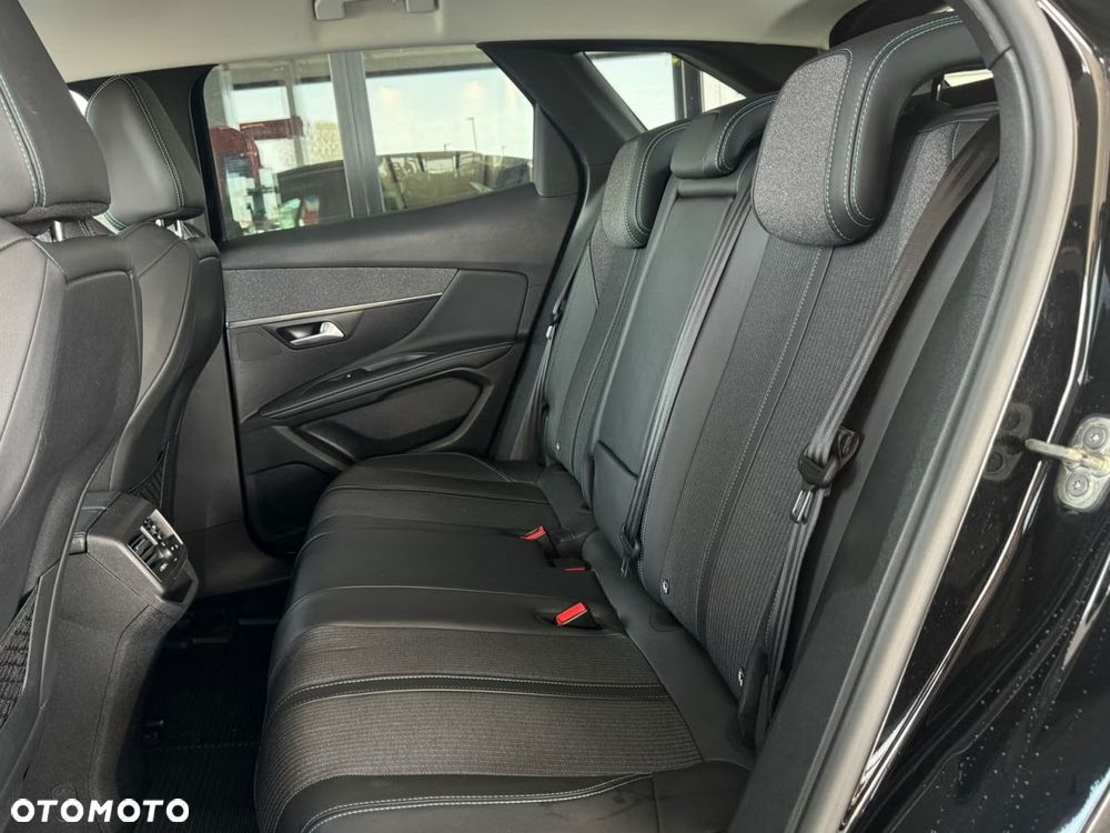 Peugeot 3008 BlueHDi 130 Stop & Start EAT8 Allure - 24