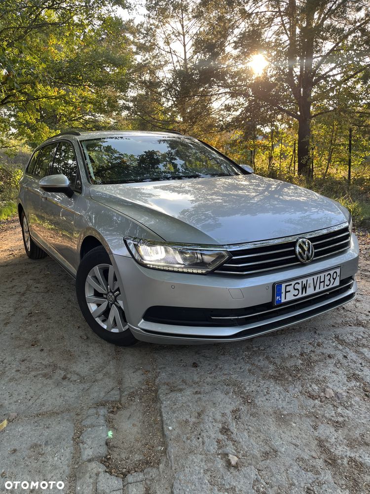 Volkswagen Passat - 1